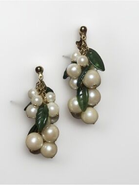 Vintage Grape Cluster Dangle Clip Earrings Classy Retro Glam